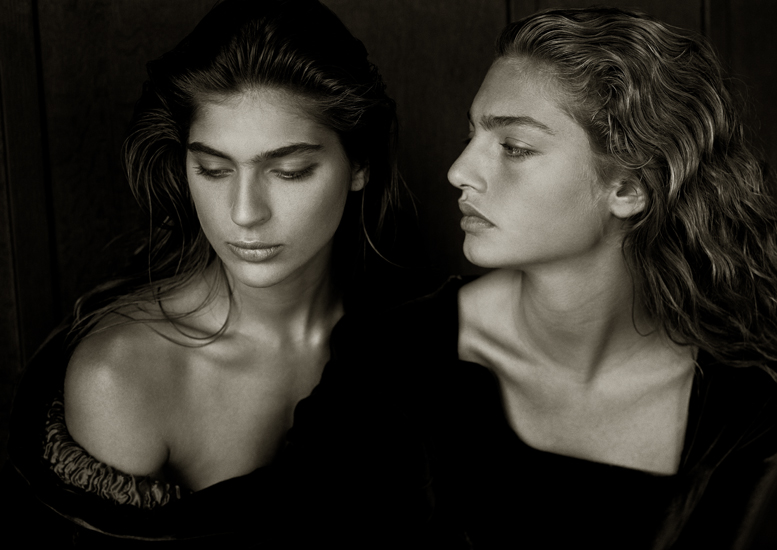 Albert Watson, "Gabrielle Reece and Michaela Bercu", 1989